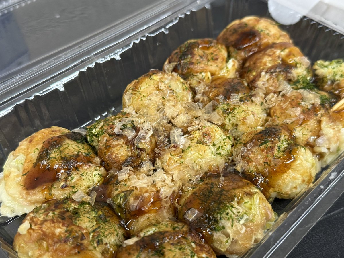 ja_yubari's tweet photo. 今日も大忙しだったんですけど🍈
休みだった仲間が、家でたこ焼き作って持ってきてくれて嬉しかった٩( 'ω' )و
泣き���した😭

#10Pで夕張メロン部員
コメで1〜3ポイント差し上げます https://t.co/a8dGFMSkcr