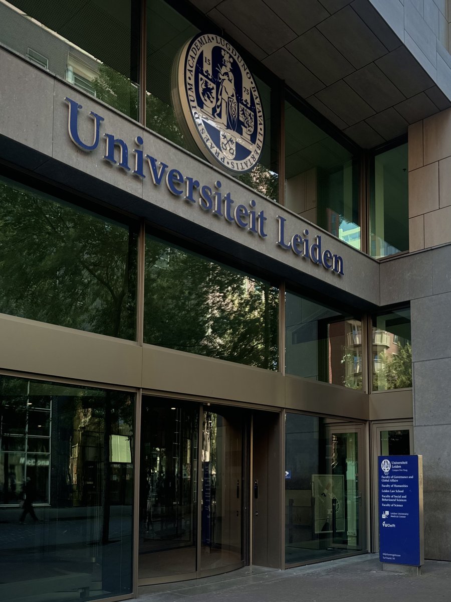 lanayaputianma's tweet photo. HUWAA ternyata banyak banget dari temen-temen yang mauu manifesting!! aku drop foto-foto di leiden uni campus den haag yaaps (ada 2 campus btw kalo di den haag hihii) 💌💗
turfmarkt campus                         spui campus https://t.co/subiLEp4zO