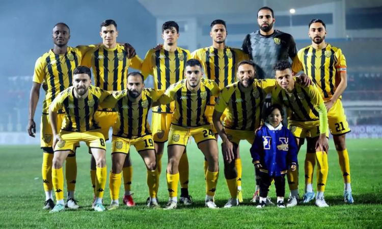AlshapiM's tweet photo. المغرب الفاسي بطلاً للدوري المغربي للمرة الخامسة في تاريخه 
https://t.co/YxHpjz9lOA https://t.co/cZuwFDClAC