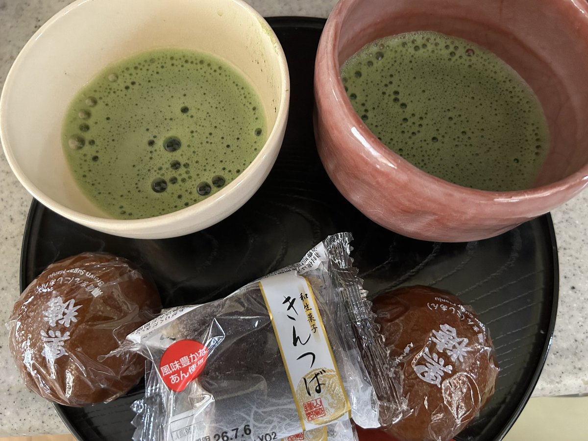 KARIYA_SAP's tweet photo. 結婚してもう3年かぁ…
早いものです。

去年の今頃は子供が産まれたばかりで
妻が里帰りしていたので1人で過ごしていたんですよね

まだまだ頑張ります
…が今日はゆっくり休みます

週始めお疲れ様です🙇‍♂️🍵 https://t.co/1ESvAan0wG