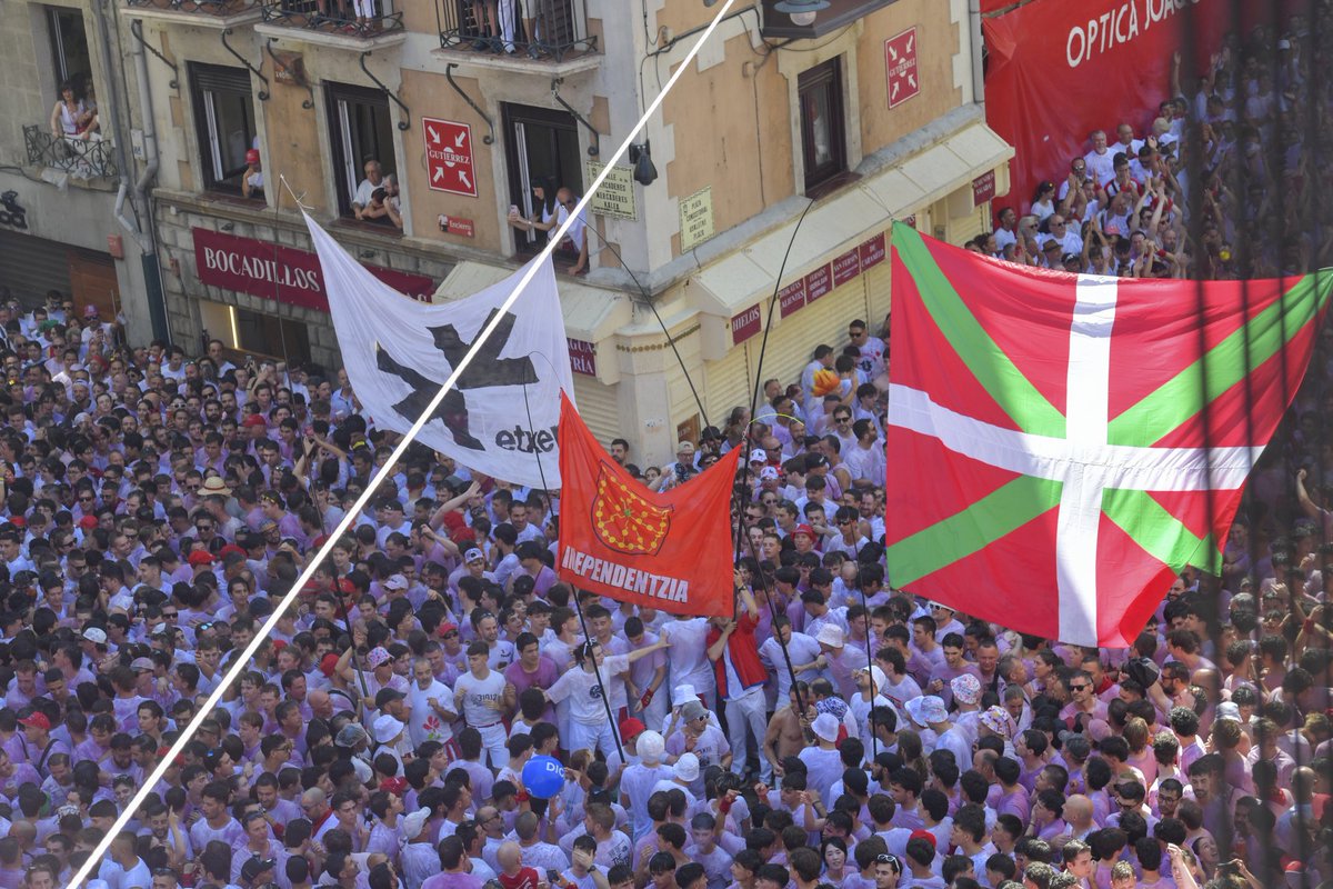 sortuEH's tweet photo. Euskal Herriak independentzia!
Freedom for the Basque Country!

Gora San Fermin!
Gora herria!✊🏼 https://t.co/yknp5luDmD