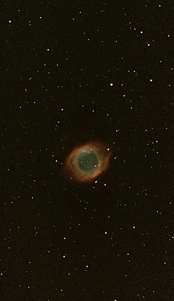 towa0808's tweet photo. 水瓶座にある｢らせん星雲｣NGC7293
通称｢神の目｣
おやすみなさい🐰👽🪐🌍 https://t.co/s38HFJh78r