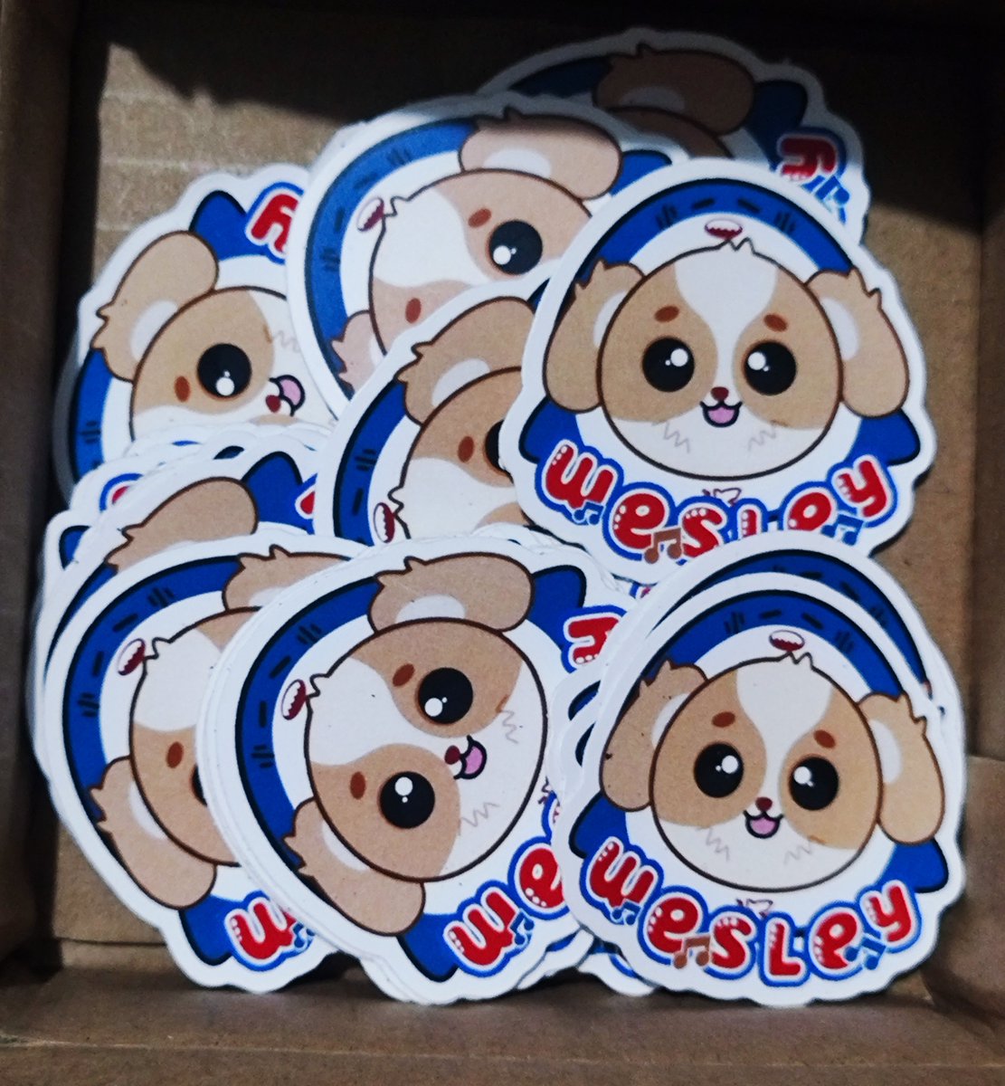 lysxia_'s tweet photo. freebies for LYKN Dusk &amp; Dawn in Jakarta

40 sets
🐺 1 Acrylic mirror keychain
🐺 2 LYKYOU stickers

📍 Kasablanka Hall
🗓 11 July 2026

((there's also wesley sticker if you're westie 🫶)) 

sticker art by @.__imKimi2

see you guys 👋
#LYKNDuskAndDawnxJakarta https://t.co/TjGYKszkfj