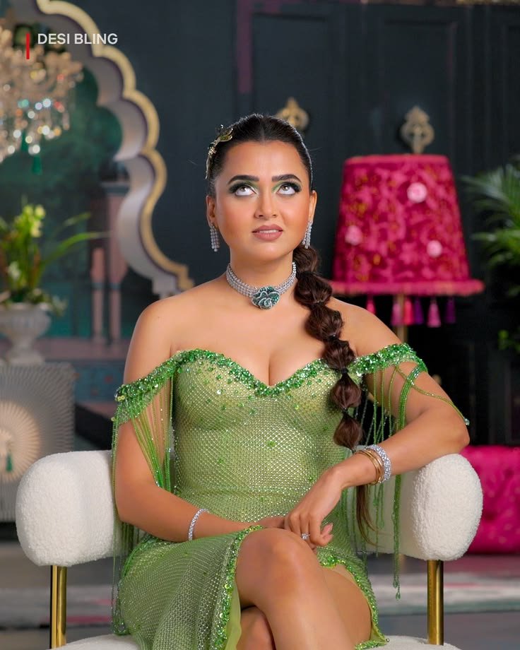 sjub001_jahan's tweet photo. The viral queen returns with maximum sass! 🌶️ 
SHUTUP WITH TEJASSWI @itsmetejasswi @NetflixIndia #TejasswiPrakash #LockUpp2 #NetflixIndia #TejRan https://t.co/aGpk5YMCJh