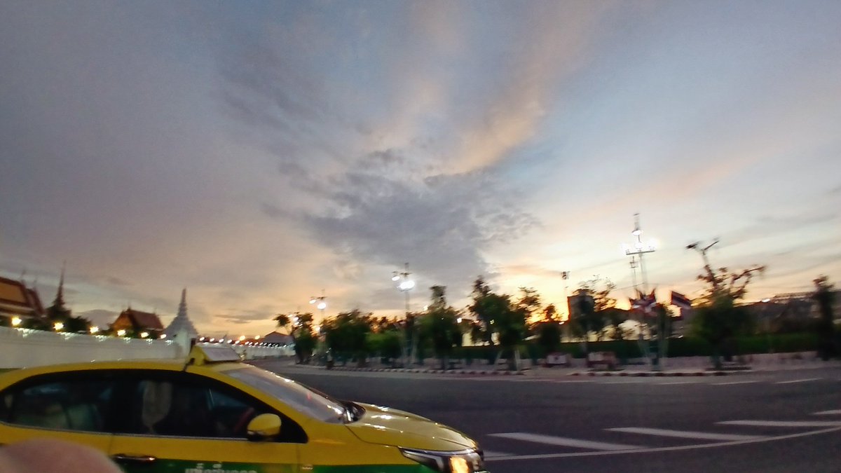 Some epic skies i took from the back of a Grab lol
