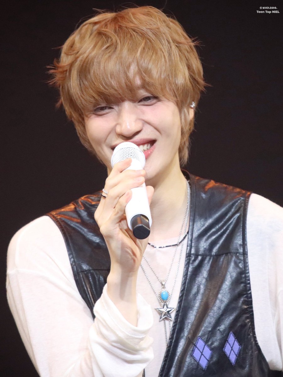 Niel_princess_'s tweet photo. 소년미 장난 아니셔요🙈🩵✈️
#니엘 #NIEL 

🔗 https://t.co/Msohwa7uGp https://t.co/lIkLRE4zMj