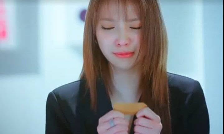 janjingaholic's tweet photo. saw this on facebook HAHAHAHAHAHA TAWA KOO 😭😭😭😭 https://t.co/DcCyLY8fRK