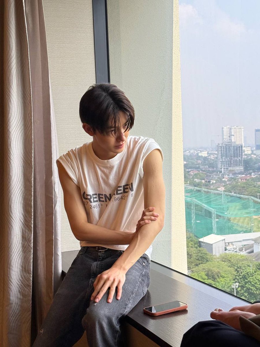 Seongoyeon's tweet photo. Thank you, Indonesia. 🇮🇩 https://t.co/AYhYnLW26U