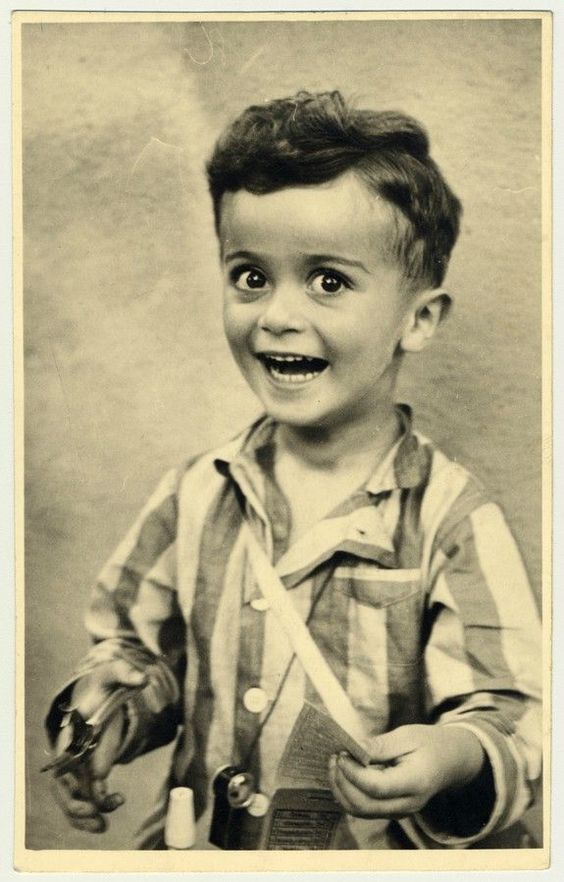 MuzeumAuschwitz's tweet photo. 6 lipca 1940 | W Miszkolcu urodził się węgierski Żyd Istvan Ferenc Reiner. Syn Beli i Livii.

W czerwcu 1944 został deportowany do #Auschwitz i po selekcji zamordowany w komorze gazowej. https://t.co/tuCwq6nEJL