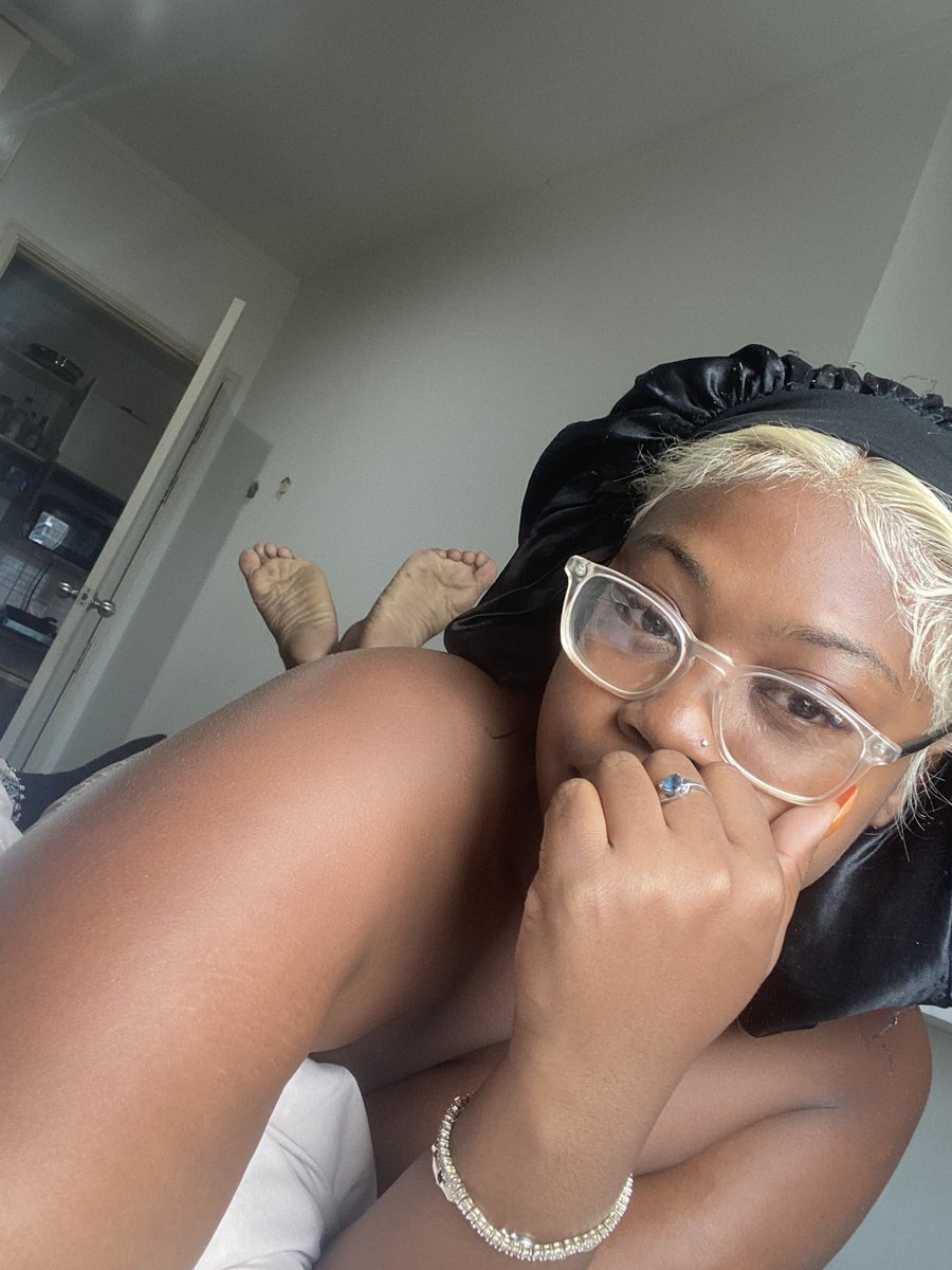 OgGoddessReign's tweet photo. Gm ☀️ 

I'm blonde now...

That's all🤭 https://t.co/XNr3I2KQGF