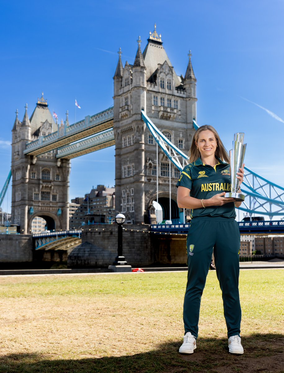 T20WorldCup's tweet photo. Sophie Molineux's trip to the UK capped off with the best photos of all 📸 #T20WorldCup https://t.co/LblIJMCC3Y
