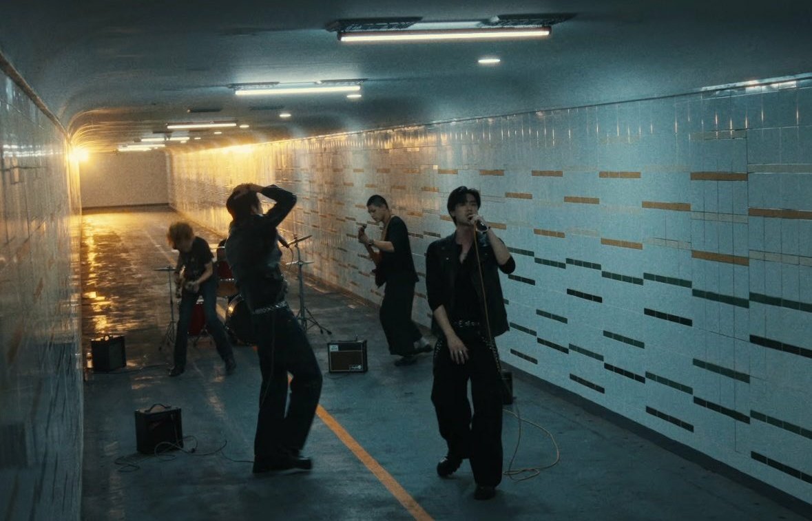 dewtee_pucuk's tweet photo. SUMPAH DEWTEE LU KEREN BANGET, GUA BENER BENER SUKA BANGET SAMA OST INI GILAA MANTEP BANGET OMAKK 😭

DEWTEE TRUE COLOR
#TrueColorMV
#MrKillSeries https://t.co/Bg65a5UcKq
