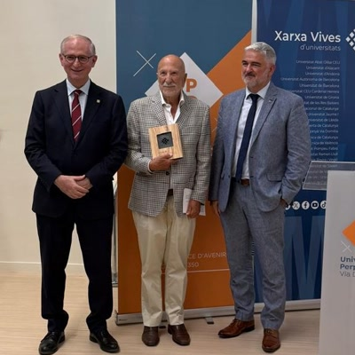 MerceBoadaR's tweet photo. Rebre la Medalla d'Honor 2026 de la @xarxavives és un honor que rebo amb gratitud i responsabilitat. Després de més de tres dècades dedicades a l'Alzheimer, continuo convençuda que la recerca només té sentit quan millora la vida de les persones. #Alzheimer #BrainHealth https://t.co/PuyA2gEdQW