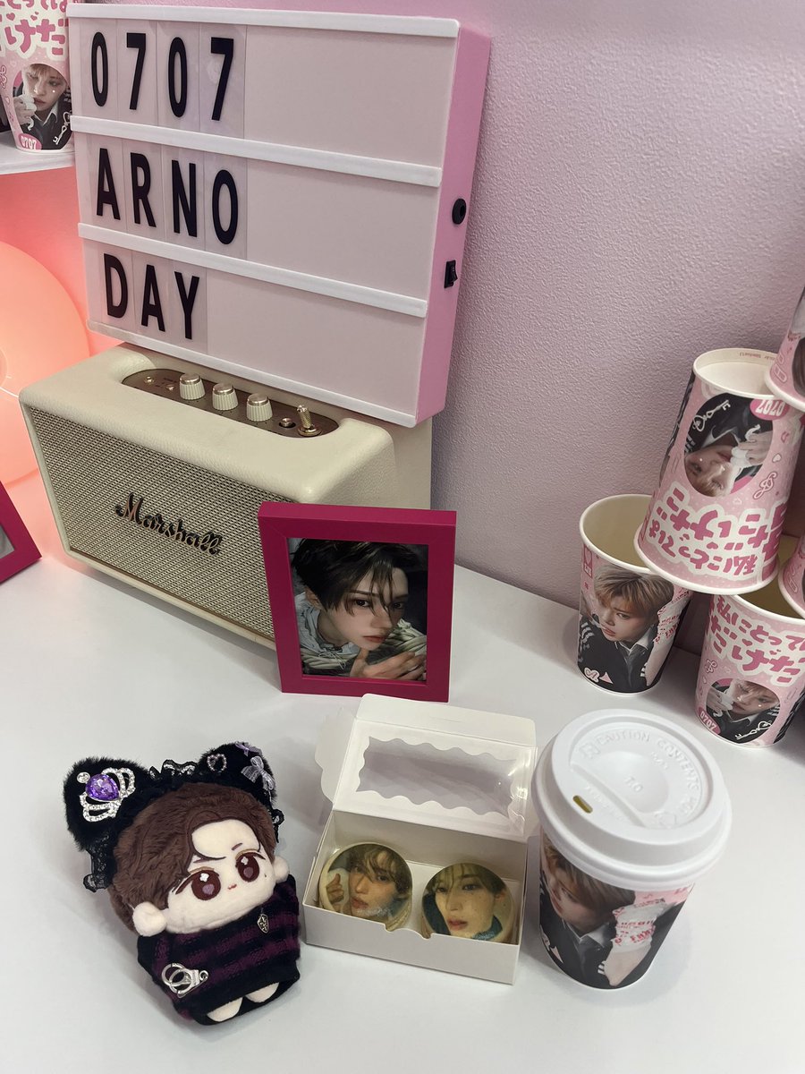 we_make_it_'s tweet photo. 大阪のセンイルイベント、ほぼ回らせていただきました🫶💓可愛すぎるマカロンも、勿体無いけど今日と明日でいただきます🥹
ハオちゃん、私の世界に入ってきてくれてありがとう🌹大好き❤
#Blossoming24_with_ARNO
#Arno24岁生日快乐
#우리의행운_아르노_생일축하해
#二四歳もALLYZに愛される気アルノ https://t.co/4rhRGq9w8c
