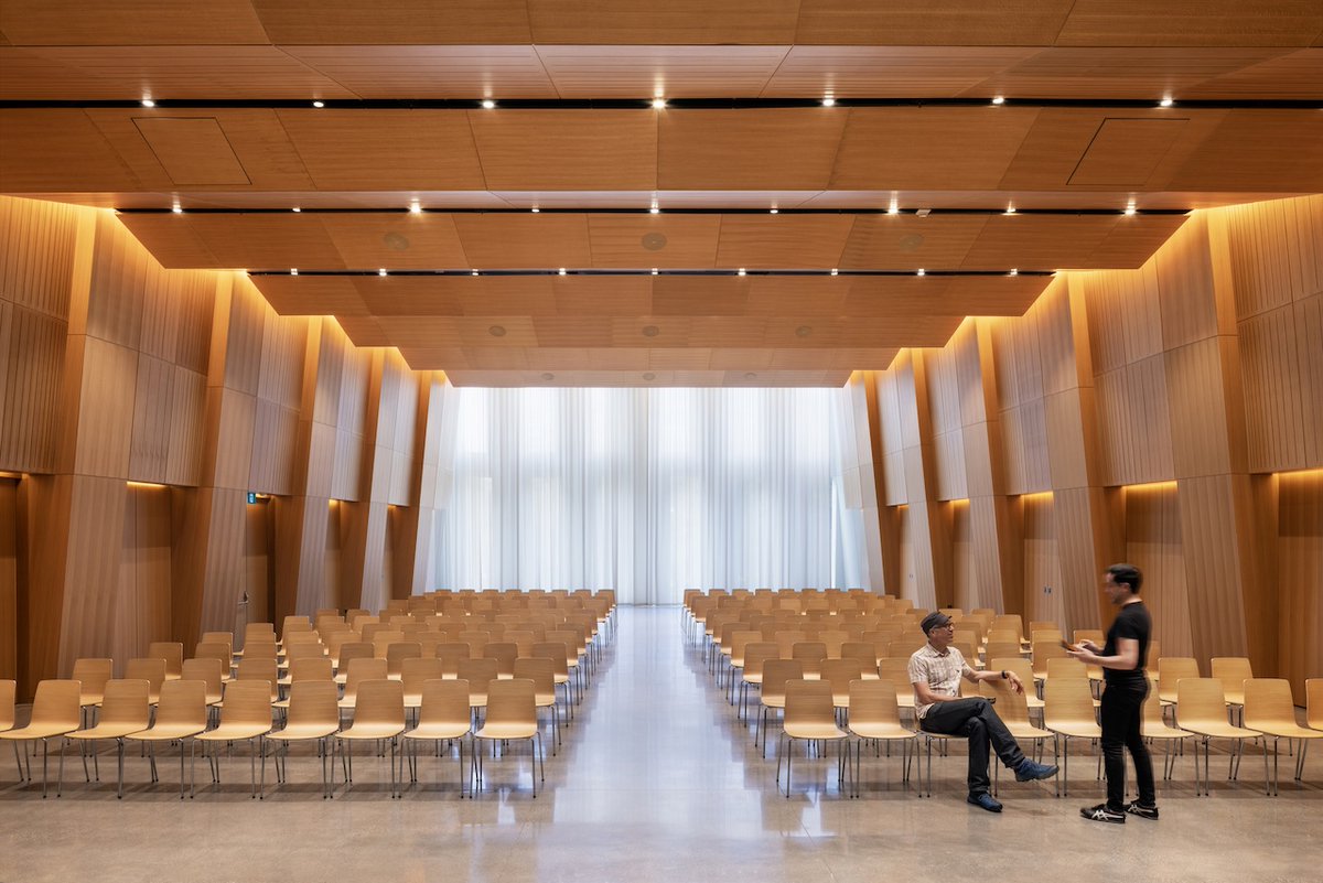 Architizer's tweet photo. #ProjectOfTheDay: University of Toronto Schwartz Reisman Innovation Campus West by Teeple Architects

A series of multi-story winter gardens creates a vertical social network through the building, connecting people instead of isolating them on separate floors. 

📍Toronto, Canada
Photos by: Albert Vecerka/Esto, Nic Lehoux
Details: https://t.co/7g6AUGz04h