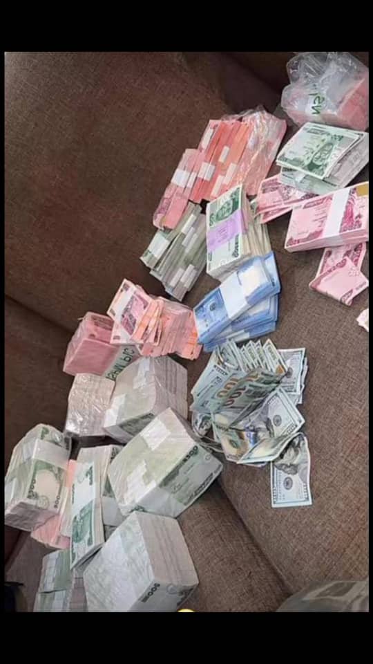 SegunTTW's tweet photo. See as Root of All EVIL fine abeg https://t.co/bqJ4DFONbs