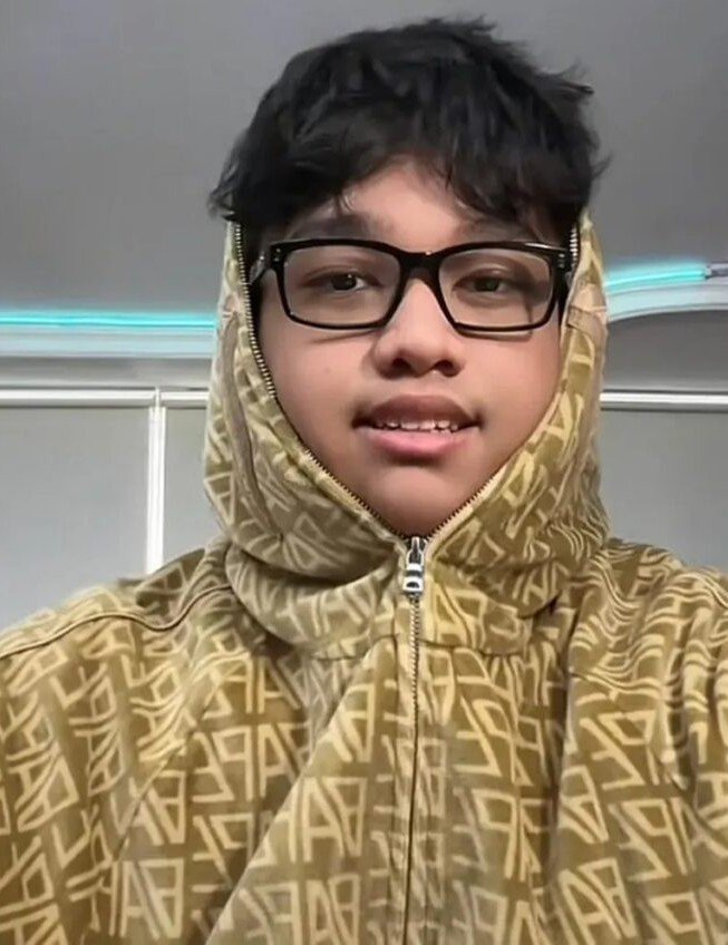 indepenSumatera's tweet photo. Anak menteri hobi judi dan pamer secara terang²ngan, apakah @pusatkomdigi  berani tegur anak purbaya? Saya yakin 100% tak akan berani.

Lama-lama jadi curiga jangan² purbaya juga punya hobi yang sama? https://t.co/0KM2Yt7WvK