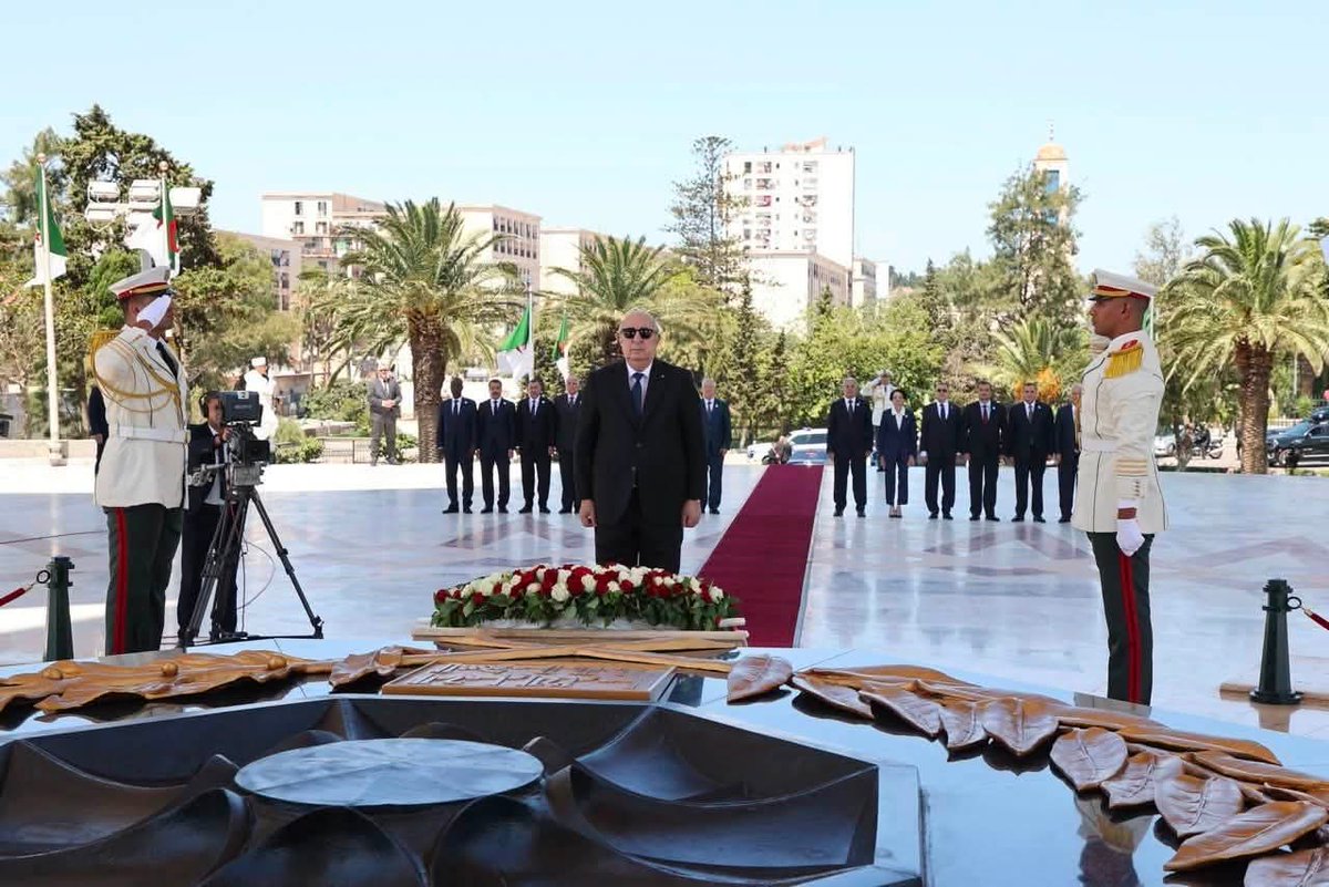 embalglisb's tweet photo. 64º aniversário do Dia da Independência 🇩🇿 (5 de Julho de 1962-2026): O Presidente da República, @TebbouneAmadjid, prestou homenagem aos valentes mártires da nossa #RevoluçãoGloriosa no memorial #MaqamEchahid. Mensagem do Presidente da República à Nação:
https://t.co/6elO3ujNi7 https://t.co/V1YHT81rJN