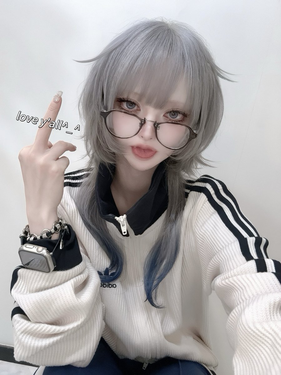 mo24yu's tweet photo. ショートに戻そうと思ったけどあまりに好評だったので延期しましたロングウルフ🐺 https://t.co/vSvQsYoVeC