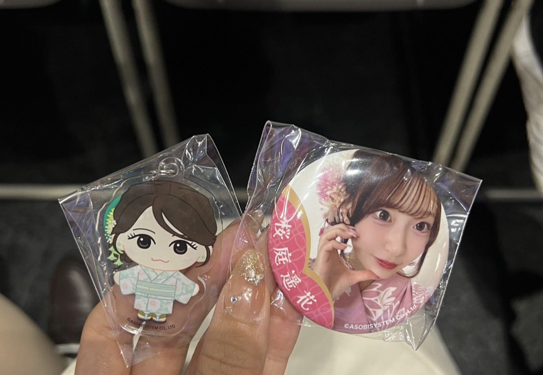 ma215_t's tweet photo. @Qby8ZDBCVi6409 再度のお声かけ失礼致します。
当方桜庭缶バッジを所持しているのですが、増田アクリルマーカーとの交換可能でしょうか？
異種となりますが、御検討頂けますと幸いです。 https://t.co/cSD2zByIMi