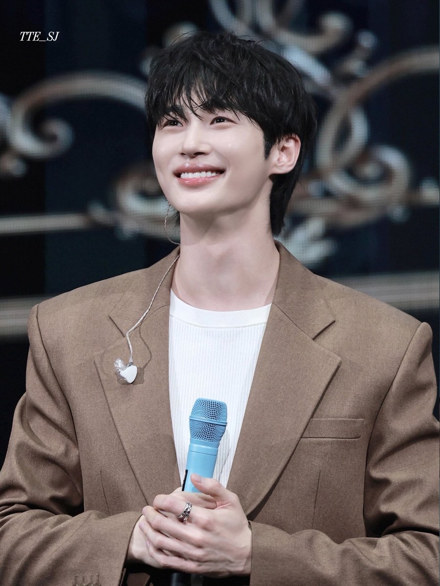 tte_sj's tweet photo. 260705 변우석 팬미팅 

#변우석 #ByeonWooSeok https://t.co/VWZ4rKQf5J