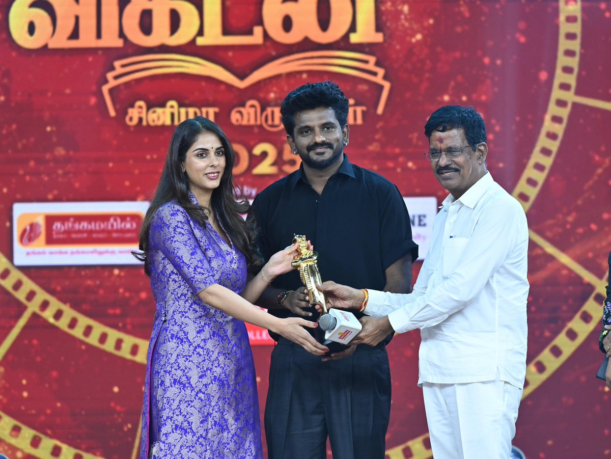 iammoviebuff007's tweet photo. #Dragon was definitely the best film of 2025..⭐ A Well balanced Commercial plus Meaningful content..👌 Well deserved #AshwathMarimuthu..🤝 Next up is Thalaivar's #Dharman as a director.. And #PRS01 as an Actor..⭐ https://t.co/Xr9MYq82Wo