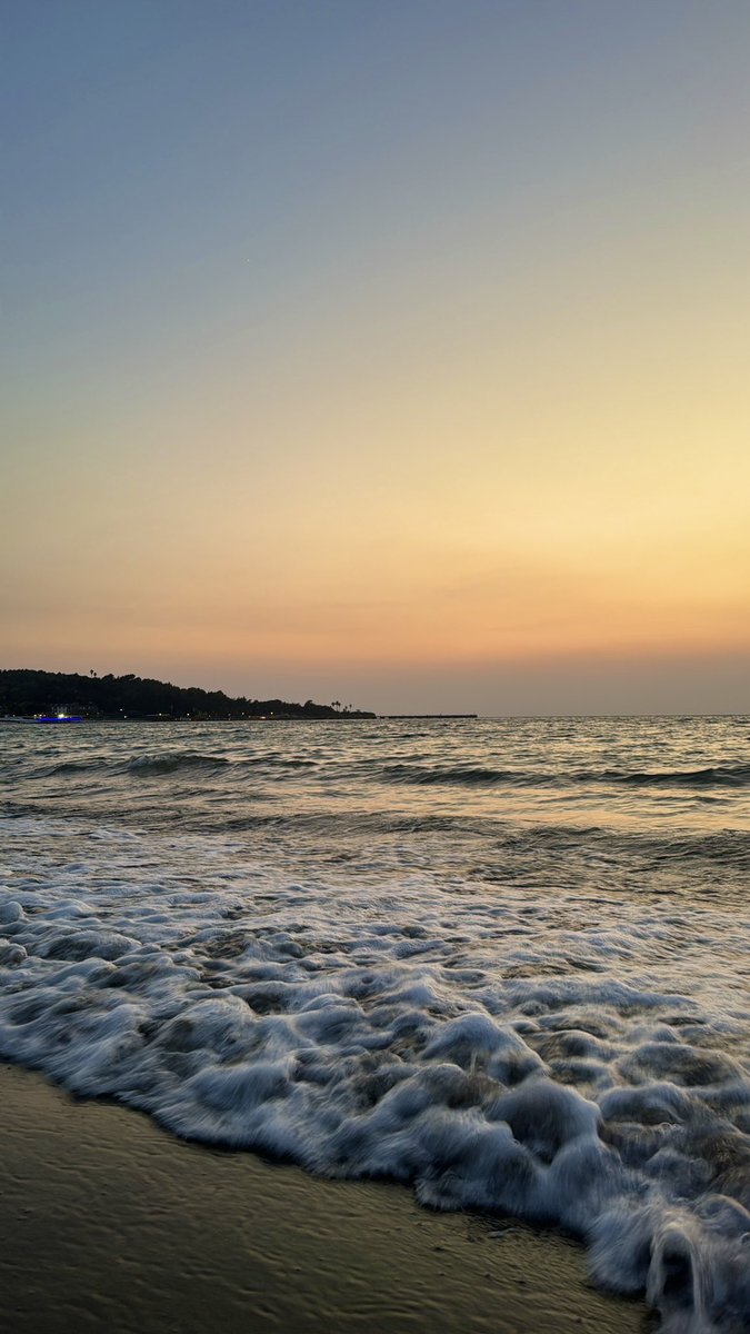 miithrraa's tweet photo. 🌊🌞🦋 https://t.co/ISBYCMF8Hx