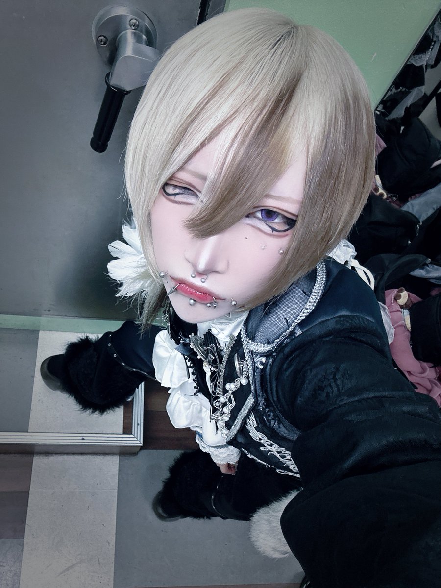 abso_ram's tweet photo. ねぇ、運命…しよ？ https://t.co/EGc8dFr92i