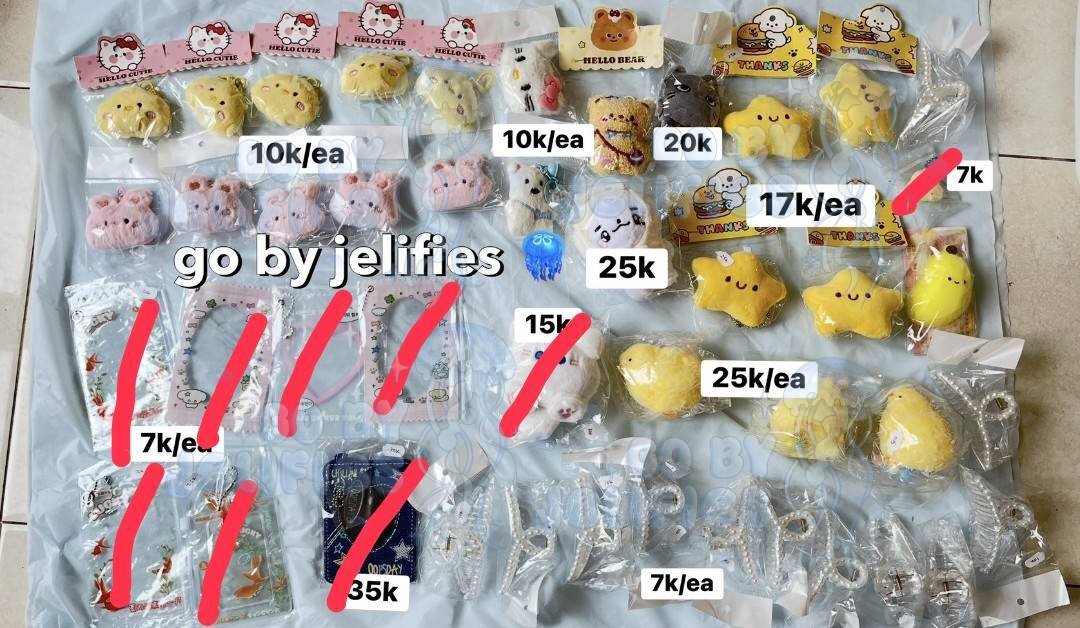 jeli_fies's tweet photo. 🎀 WANT TO SELL BAJU DOLL, CAHOL, KEYCHAIN, PERINTILAN STUFF 🎀

💸 splitpay
❌️ packing + adm oren (bisa co 7.7)
 🏠 GO dom malang jawa timur
📥 Order / ask ? DM or join go https://t.co/j1Lc4PmtGg

Tags. Baju doll ukuran 10cm 15cm 20cm sanrio japit nommi series bulu https://t.co/mrfQwX06Jh
