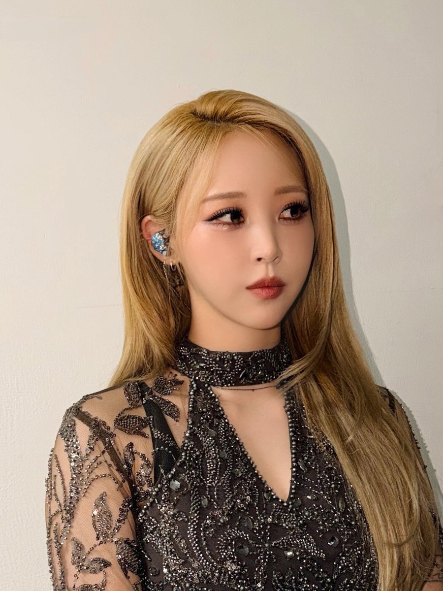 byulbyule2's tweet photo. 같은사람 https://t.co/QxFxwUBDvP