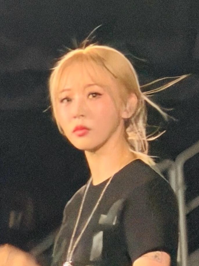 byulbyule2's tweet photo. 같은사람 https://t.co/QxFxwUBDvP