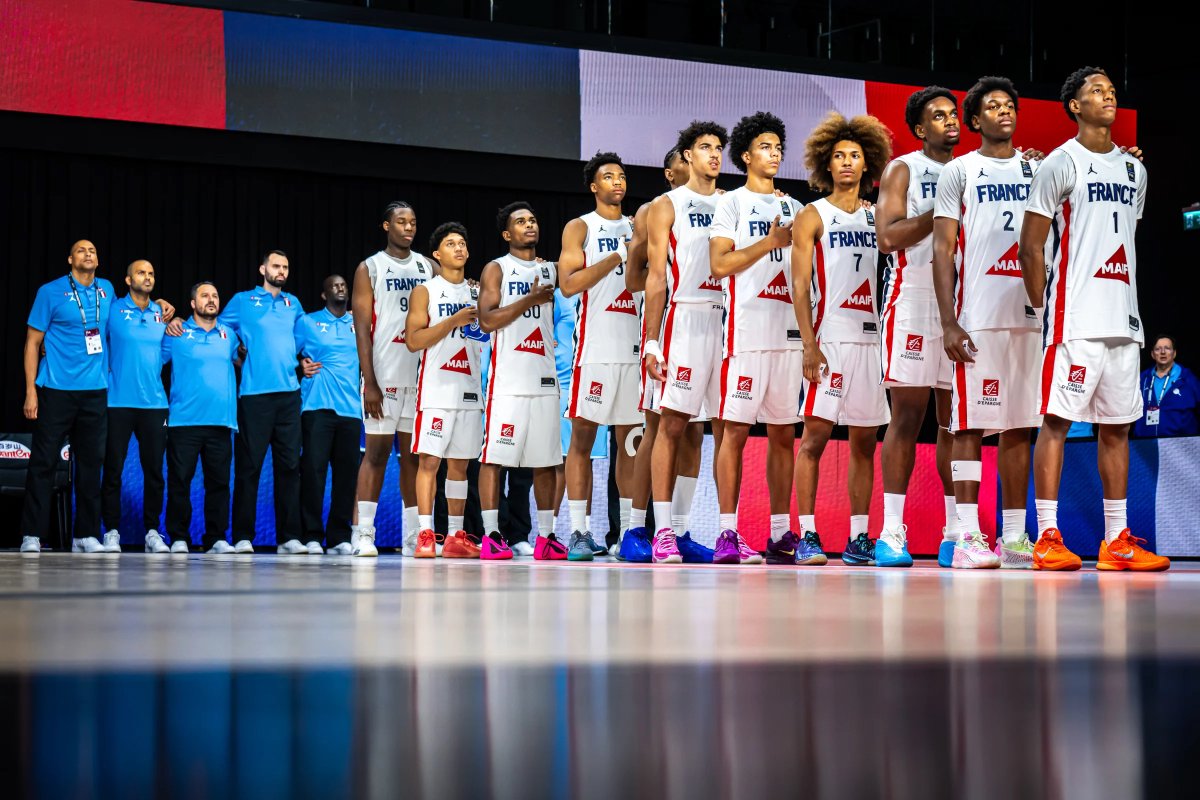 CB_officiel's tweet photo. 🇫🇷 Coupe du monde U17 pour Aaron et Amadou !

Nos deux Choletais terminent la compétition à la 5e place avec l'Équipe de France, conclue par une victoire face au Canada (97-76) hier !

Les 2 meilleures performances d'Amadou :
🇺🇸 16 pts • 2 reb • 1 ast • 14 d'éval
🇮🇹 14 pts • 4 reb • 1 ast • 19 d'éval

Les 2 meilleures performances d'Aaron :
🇹🇷 20 pts • 5 reb • 7 ast • 19 d'éval
🇨🇦 Double-double : 10 pts • 3 reb • 11 ast • 21 d'éval

Félicitations à nos deux Choletais pour leur parcours sous le maillot bleu !

📸 @ffbasketball 

#CBFAMILY