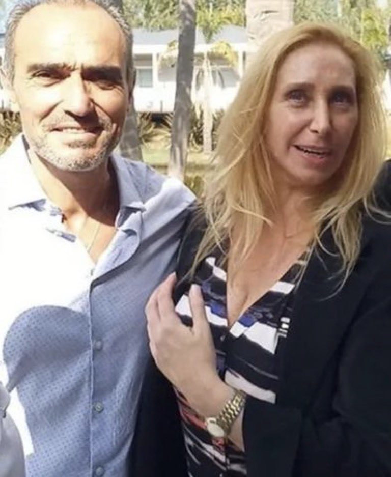 FedericoLudue's tweet photo. 1 : el gobierno intervienen la obra social OSPRERA. 
2 : Lule Menem recibe en Casa Rosada al interventor y a Aguirre, socio de Martín Menem.
3: OSPRERA contrata a la empresa de Aguirre por $ 262 Millones, para un trabajo que nunca se hizo. 
El choreo se lleva en la sangre. https://t.co/QSbfr8C1yV