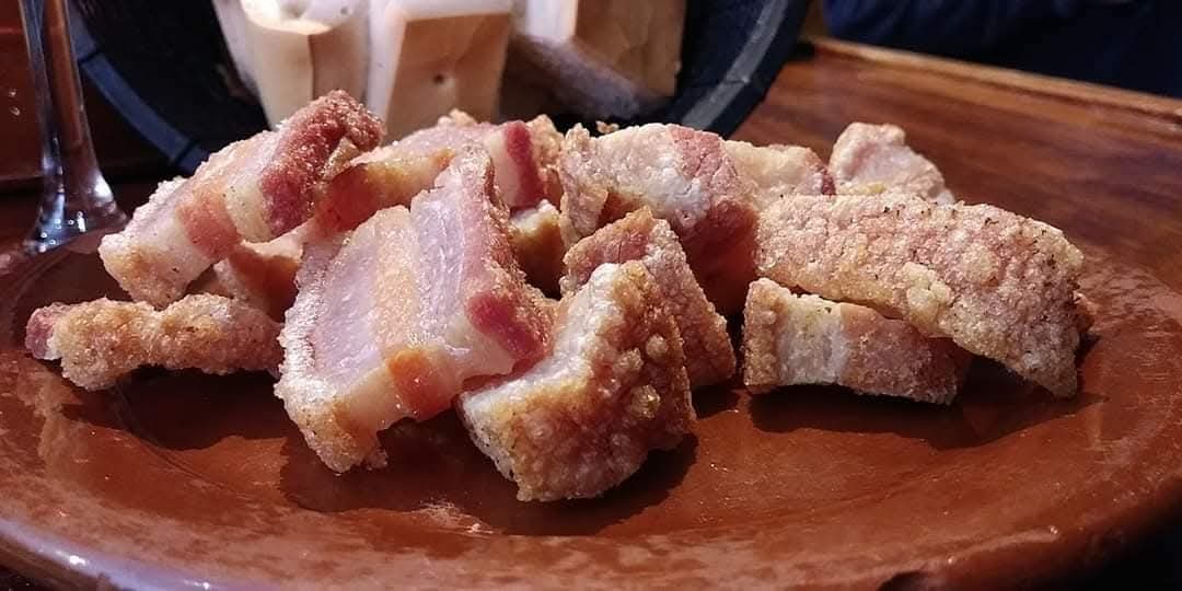 JesusPilar79's tweet photo. Llego el #lunes #torreznoday a darle caña a un buen @TorreznodeSoria con un #Rosado @DOCigales y #PandeValladolid #AlLio @Soriaestademoda @sorianitelaimag @tierradesabor @EMorenoSaez @tierradesabor @JuanjoDelgadoes @jantongo @dmanso73 @GastronomiaCyL @gastrosoria @LugardelaPanza https://t.co/cDUqV5vXht