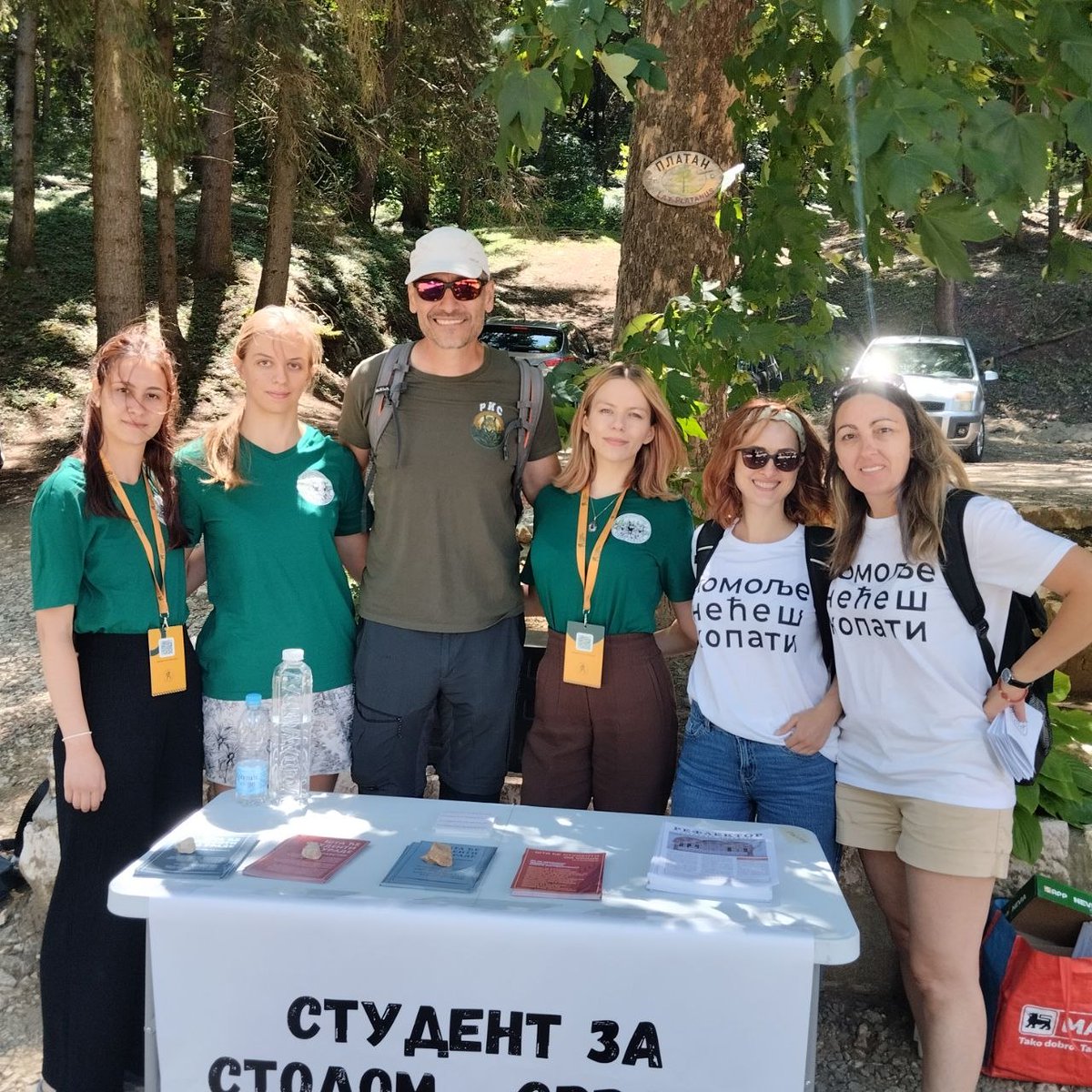 RiSRangers's tweet photo. Na Saboru "Vrelа Homolja", 4. jula u Žagubici, na poziv RiS rendžera, okupio se zaista veliki broj ljudi iz različitih krajeva Srbije, odlučnih da jedinstveno poruče - Voda pripada narodu Srbije, ne interesima stranih korporacija i neodgovornih i korumpiranih grupa i pojedinaca👇 https://t.co/YfVtTJgKNQ