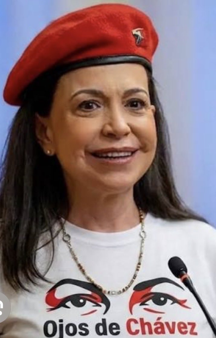 Penelopeumm's tweet photo. La recicladora de los chavistas , la que recicla todo lo malo del. País y se lo lleva para su partido ahí tenemos a Ledezma el suegro de dos chavistas que se cansaron de robar a Venezuela y ella no los denuncia ni dice nada ! Sinvergüenza es lo que es ! https://t.co/mUpg7iS5Dh