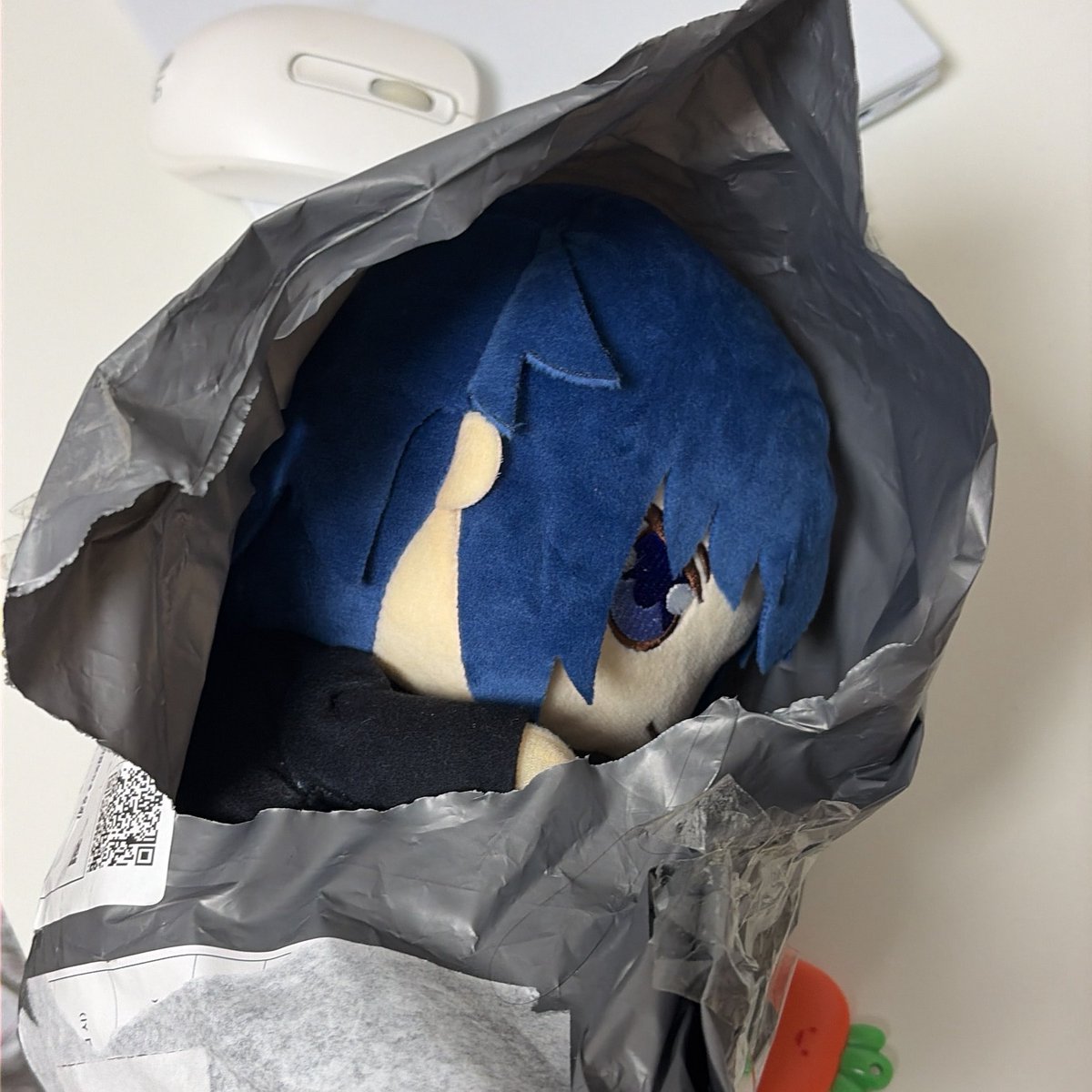 haxdie_'s tweet photo. 이게 무슨 포장이지,,,,? https://t.co/qeOsF9zOn1