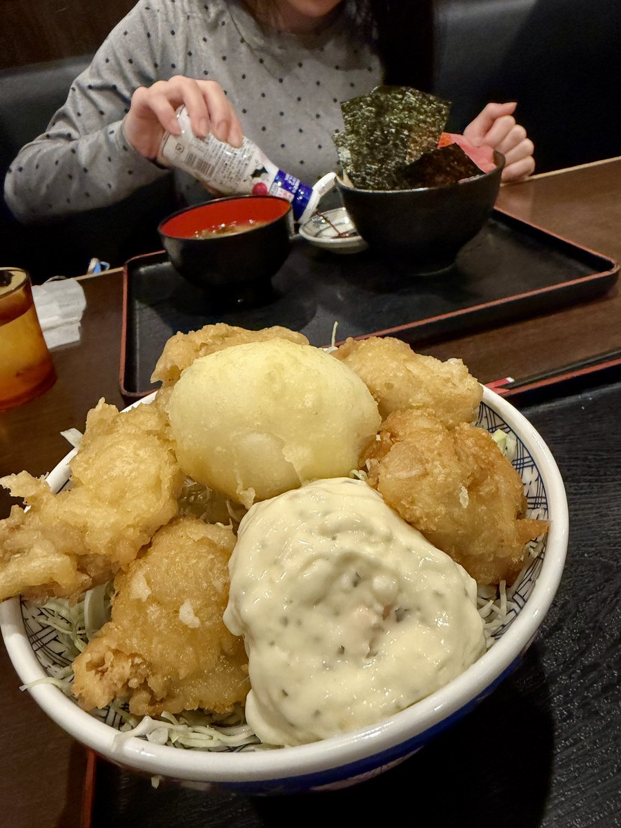 jom_ada's tweet photo. 裏🟥女子さんと打ち合わせという名の食事。
正直、こっちに余裕がないと女子は安心できない。でも余裕あると向こうから勝手にくる。そこまでがけっこう大変かも。
だから0→1は裏🟥のAIは間違いなし。そこで実績と💰積んで幅広げること。そうすれば楽しみしかなくなる👍 https://t.co/tmuFOBGsU2