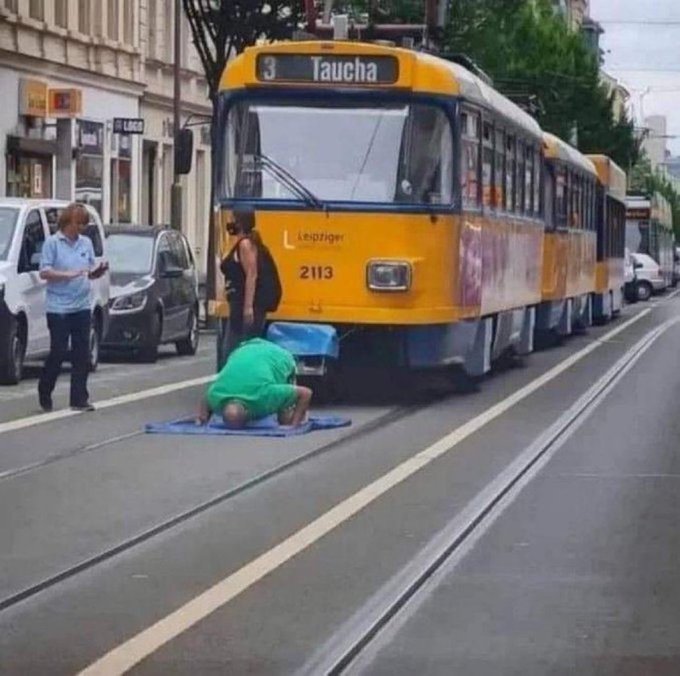 BuddyLotion3000's tweet photo. @kripp_m Was waren das für Fahrgäste? Alles Moslemz oder was?

Aber es hätte schlimmer kommen können... https://t.co/RrWpirRddC