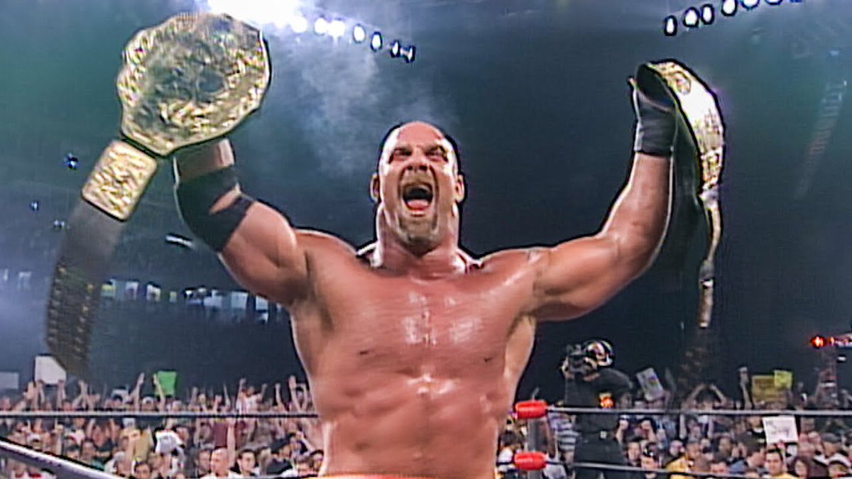 wahalan's tweet photo. في مثل هذا اليوم قبل 28 عاماً:

وفي ليلة تاريخية خالدة من ليالي عرض WCW NITRO الأسبوعي ووسط حضور جماهيري هائل وضخم تجاوز 41 ألف متفرج؛ 

حامل لقب الولايات المتحدة جولدبيرج يهزم الرمز الخالد وزعيم عصابة nWo هوليوود هوجن لينتزع منه لقب العالم. https://t.co/YpeYHCkJpy