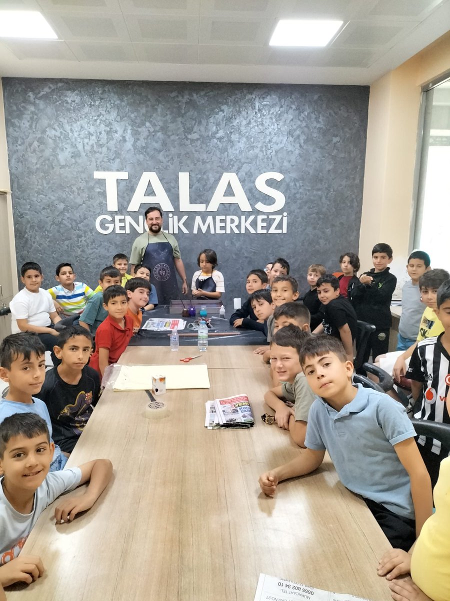 GSB_Talasgm's tweet photo. 🎈🎁🍁 Sürpriz oyunlar, eğlenceli atölyeler, spor etkinlikleri, yarışmalar ve aktivitelerle dolu Yaz Kulübü başladııııı 🥳🎊🎉

🖌️🎨 El sanatları 
🎹🎸 Müzikal Ritim ve Hareket 
💥🎉 Geleneksel Çocuk oyunları
💐✨ Değerler Eğitimi
🙌🏻🤸🏻‍♀️ Sportif Faaliyetler https://t.co/VrLxdOteX5
