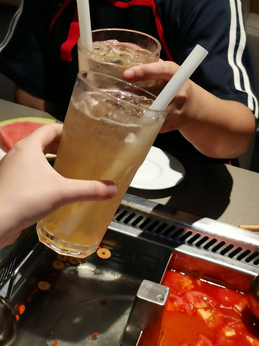YQoola0411's tweet photo. 海底捞😋 https://t.co/njn7sd0jn7