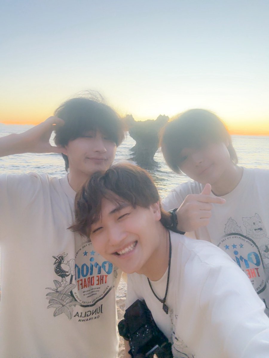 show_w_w's tweet photo. 沖縄にきてるぞおおおお！！✨✨✨

ハートの岩で23年記念日に来たよ！？！？ https://t.co/zeynf85Cbz