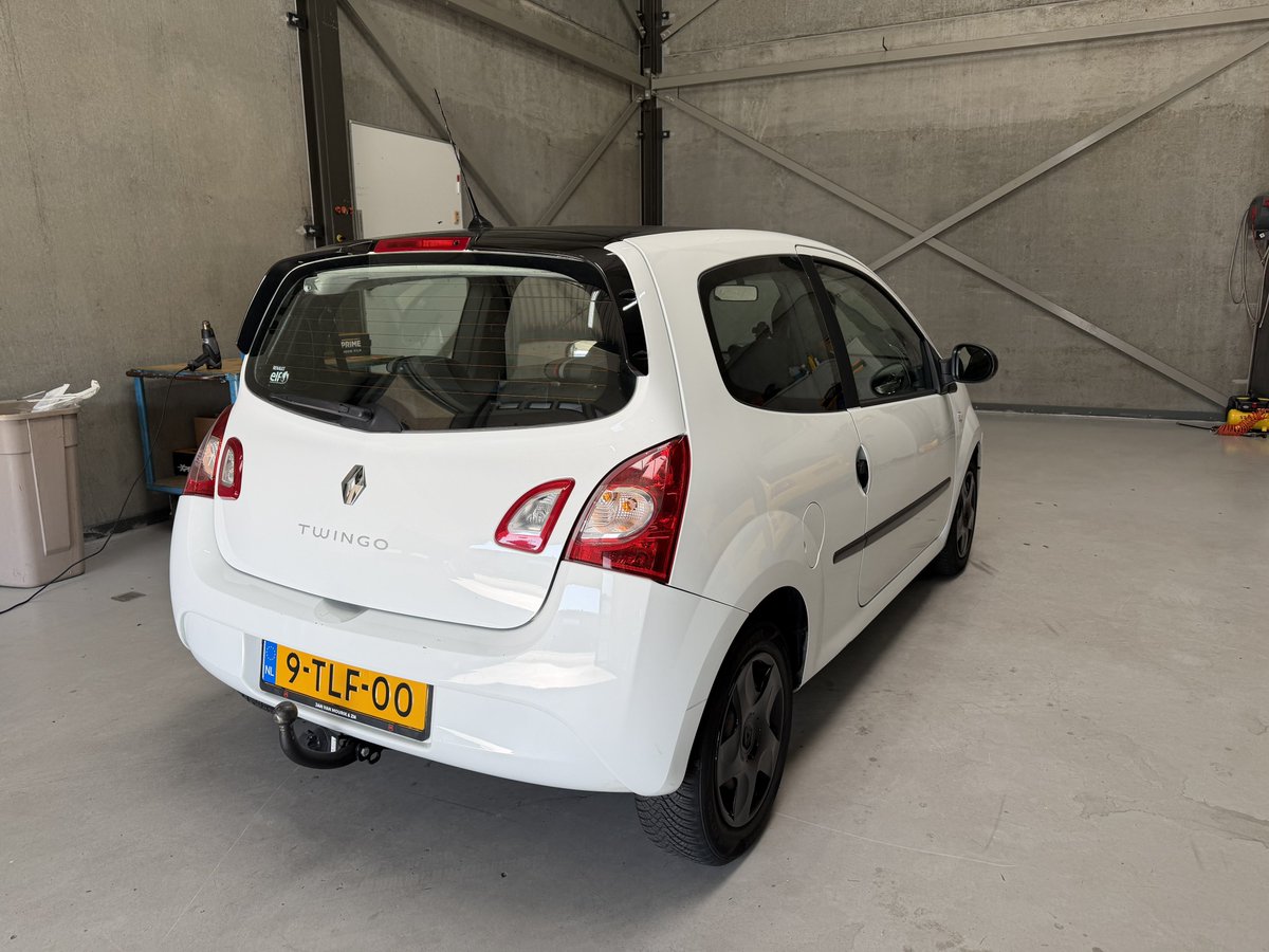 HNevrela's tweet photo. Wil je ook je autoramen profesioneel laten tinten? 🧐  Dat kan bij ons al vanaf 💶1️⃣2️⃣0️⃣,- 🚀 zonder stof , zonder krassen met A merk folie 💪😎 Natuurlijk kan het altijd goedkoper, maar of de resultaat ook nog hetzelfde is 🥲 #ramentinten #geldermalsen #blinderen #tint https://t.co/gsyFzraAPr