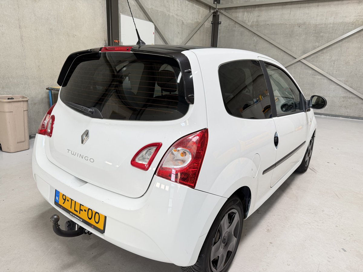 HNevrela's tweet photo. Wil je ook je autoramen profesioneel laten tinten? 🧐  Dat kan bij ons al vanaf 💶1️⃣2️⃣0️⃣,- 🚀 zonder stof , zonder krassen met A merk folie 💪😎 Natuurlijk kan het altijd goedkoper, maar of de resultaat ook nog hetzelfde is 🥲 #ramentinten #geldermalsen #blinderen #tint https://t.co/gsyFzraAPr