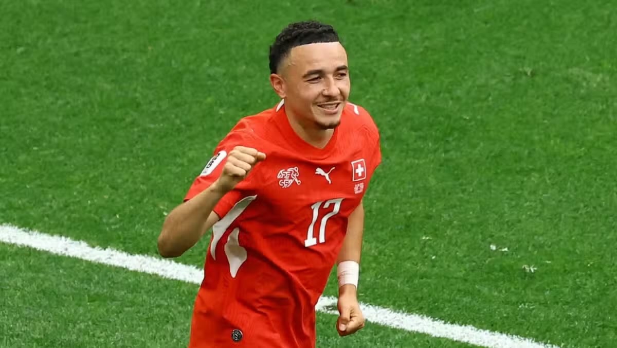 WestHam_Central's tweet photo. MORE: West Ham have made an enquiry regarding winger Rubén Vargas.

The Hammers are looking to the 27-year-old as a potential replacement for Summerville.

Sevilla could accept an offer between €15m and €20m.

He has two goals, one assist at the World Cup.

@orgullobiri https://t.co/mLfVZhNEUF