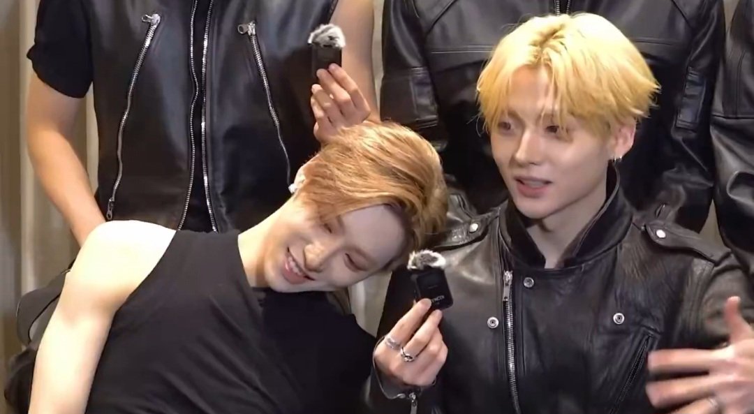 19wons's tweet photo. happiest birthday zhang jiahao! runo hope your day filled with greatest and wish all your wish become true. thank you being great hyung haoge!! ♡ 

#Blossoming24_with_ARNO
#우리의행운_아르노_생일축하해
#二四歳もALLYZに愛される気アルノ
#Arno24岁生日快乐 https://t.co/Sk0y0iZswR