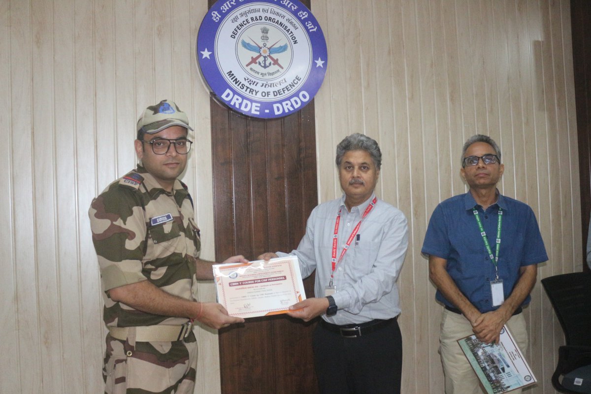CISFCentral's tweet photo. #CISF personnel successfully completed the 1st batch of a 2-day CBRN Training at DRDE, Gwalior. Conducted by DRDE experts, the programme covered Chemical & Biological Warfare, DPD and CBRN response, enhancing operational preparedness.
#CBRN #DRDE #Training https://t.co/ynJJEpj3up
