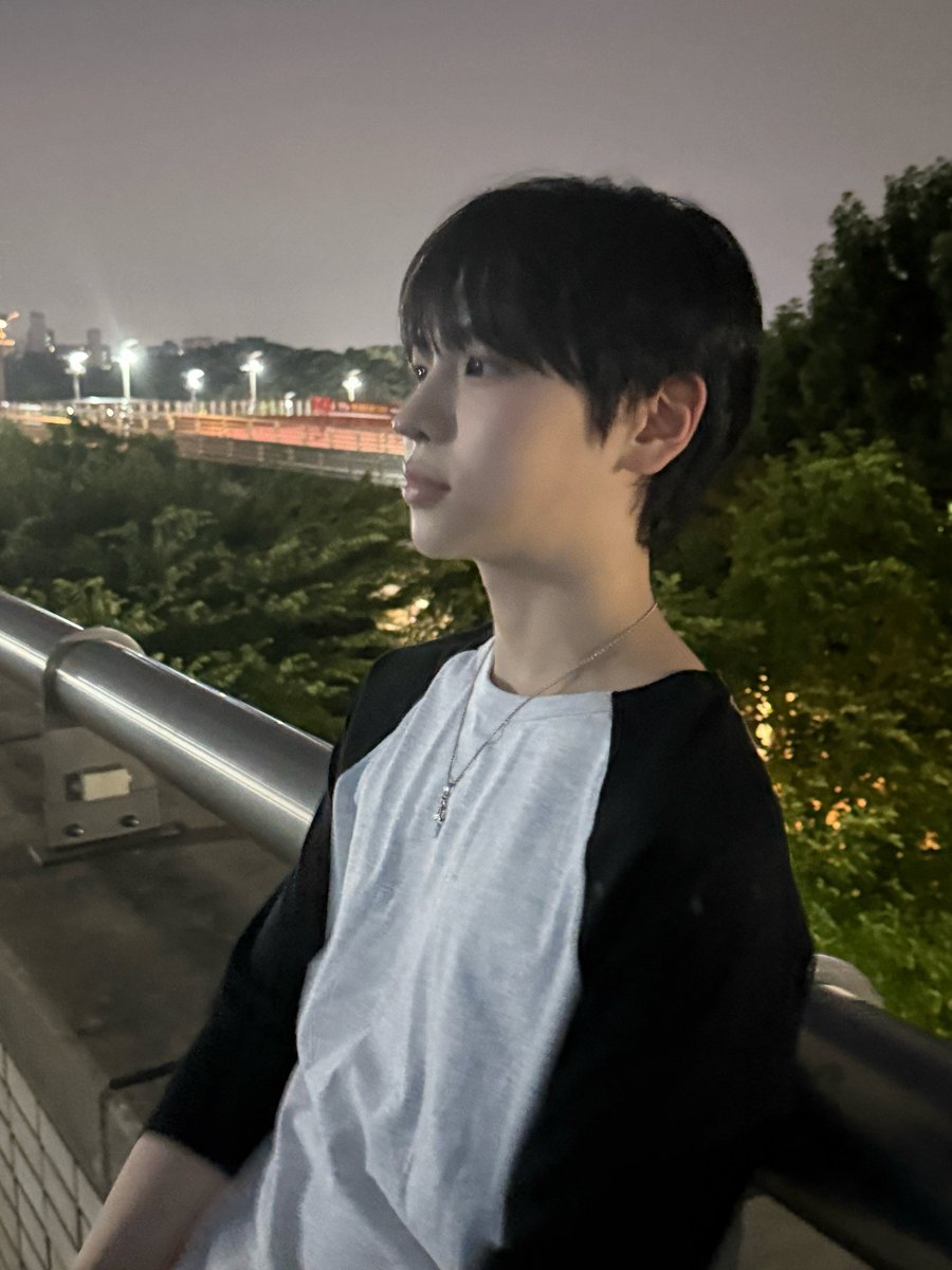 IDID_starship's tweet photo. [🌠] #추유찬_DID
밤공기

#IDID #아이딧 
#CHUYOOCHAN #추유찬 https://t.co/Y89fgHHVA3