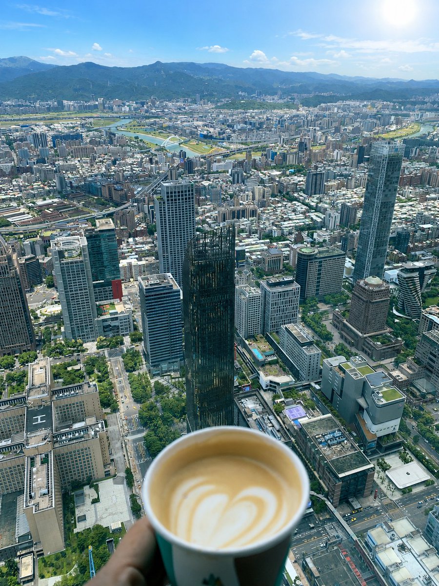 hitorindo's tweet photo. Taipei 101 Tower, Taiwan 🇹🇼 https://t.co/0PVoLoL61U